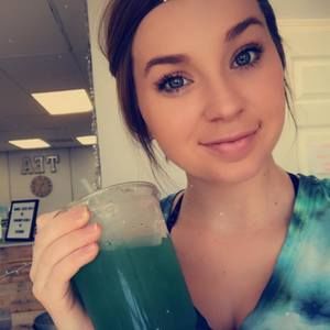 Meet your Posher, Olivia